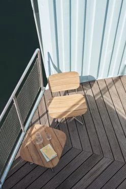 Skagerak Lilium Loungesessel, Teak – Edelstahl -Lassen Sie Ihre Gartenmöbel fließen. 1420070 1420071 Lilium Lounge Chair amp Table M