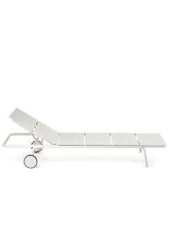 Serax August Sonnenliege, Sand 12 Serax August Sonnenliege, Sand -Lassen Sie Ihre Gartenmöbel fließen. B5020012Ss09