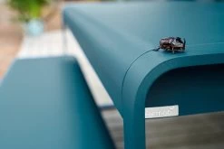 Bellevie Tisch, 196 x 90 cm, Gewittergrau 11 Bellevie Tisch, 196 x 90 cm, Gewittergrau -Lassen Sie Ihre Gartenmöbel fließen. BELLEVIE BLEU ACAPULCO OCEAN LOVERS VISUEL2020 SEBASTIEN EROME 1