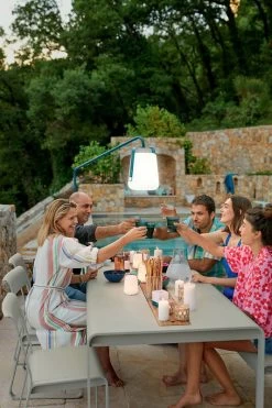 Bellevie Stuhl, Lakritzschwarz -Lassen Sie Ihre Gartenmöbel fließen. BELLEVIE GRIS ARGILE BALAD BAMBOO CUUB DOMAINE SAINT SAUVEUR ALBUM2022 TOM WATSON 2