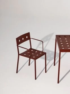 Hay Balcony Tisch, 144 X 76 Cm, Eisenrot -Lassen Sie Ihre Gartenmöbel fließen. Balcony Armchair iron red 01