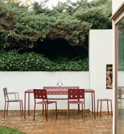 Hay Balcony Dining-Stuhl, Eisenrot 13 Hay Balcony Dining-Stuhl, Eisenrot -Lassen Sie Ihre Gartenmöbel fließen. Balcony Dining Bench L114 iron red powder coated steel Balcony Table L190xW87xH74 iron red powder coated steel Balcony Dining Chair iron red powder coated steel Balcony Stool iron red 01