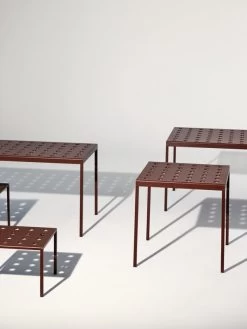 Hay Balcony Tisch, 75 X 76 Cm, Eisenrot -Lassen Sie Ihre Gartenmöbel fließen. Balcony Table iron red Balcony Low Table iron red