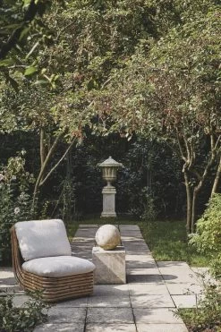 Gubi Bohemian 72 Loungesessel, Rattan – Diagonal Boucle 007 -Lassen Sie Ihre Gartenmöbel fließen. Bohemian72 3