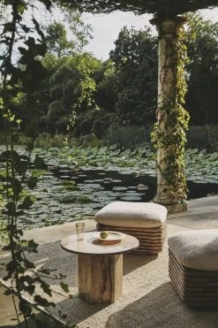 Gubi Bohemian 72 Polsterhocker, Rattan – Diagonal Boucle 007 -Lassen Sie Ihre Gartenmöbel fließen. Bohemian72 6