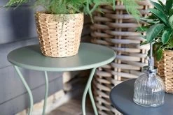 Cocotte Hocker, Lakritzschwarz 12 Cocotte Hocker, Lakritzschwarz -Lassen Sie Ihre Gartenmöbel fließen. COCOTTE CACTUS GORDES BCJ23 SEBASTIEN EROME