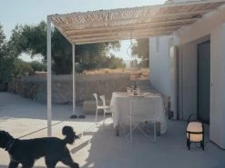 Cesta Exterior Tischleuchte, Schwarz 10 Cesta Exterior Tischleuchte, Schwarz -Lassen Sie Ihre Gartenmöbel fließen. Cesta Exterior Arne S santa cole jara varela mas del pi 2022 14 x2400