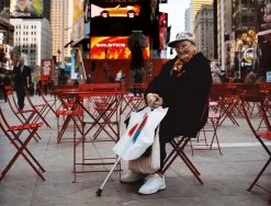 Bistro Metal Stuhl, Chili -Lassen Sie Ihre Gartenmöbel fließen. Collection Bistro Fermob photo 07