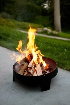 Ember Feuerschale, Klein, Schwarz -Lassen Sie Ihre Gartenmöbel fließen. Ember fire pit 1600px