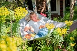 Fatboy Headdemock, Hellgrau -Lassen Sie Ihre Gartenmöbel fließen. FATBOY headdemock garden 1 JPG RGB