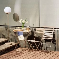 Bistro Tisch, 60 Cm, Muskatnuss -Lassen Sie Ihre Gartenmöbel fließen. FDS Summer4950 1200 final