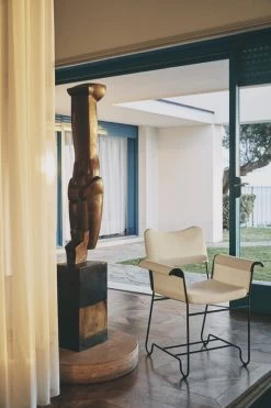 Gubi Tropique Stuhl Mit Fransen, Schwarz - Udine 06 13 Gubi Tropique Stuhl Mit Fransen, Schwarz - Udine 06 -Lassen Sie Ihre Gartenmöbel fließen. GUBI Gubi Goes Al Fresco Tropique 1 2