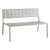 Hay Balcony Loungebank, 113,5 x 69 cm, Wüstengrün -Lassen Sie Ihre Gartenmöbel fließen. HAY Balcony Lounge Bench 1135 desert green powder coated steel