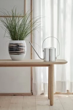 Stelton Original Gießkanne 7 Stelton Original Gießkanne -Lassen Sie Ihre Gartenmöbel fließen. LS 100 15 452 21 Original Lignum