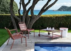 Luxembourg Sessel, Niedrig, Acapulcoblau -Lassen Sie Ihre Gartenmöbel fließen. LUXEMBOURG OCRE RAMATUELLE RESIDENTIAL DESIGNER2021 NICOLAS MATHEUS 2