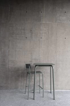 Serax August Stehtisch, 65 x 64 cm, Grün -Lassen Sie Ihre Gartenmöbel fließen. LifestyleImage VincentVanDuysen August Outdoor HR 11