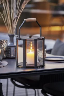 Lightlux Laterne Mit Teakholzgriff, XS, Lavagrau -Lassen Sie Ihre Gartenmöbel fließen. Lightlux