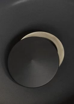 Menu Meira Öllaterne, 15 cm, Schwarz 11 Menu Meira Öllaterne, 15 cm, Schwarz -Lassen Sie Ihre Gartenmöbel fließen. MENU Meira Oil Lantern 4