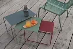 Oulala Satztisch, 3er-Set, Oasis -Lassen Sie Ihre Gartenmöbel fließen. OULALA ROMARIN CACTUS PIMENT LUXEMBOURG CACTUS OCCITANIE VISUELS2022 NICOLAS MATHEUS