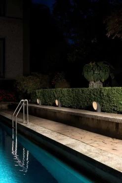 Artemide Piroscafo Stehleuchte, Außenbereich, Grau -Lassen Sie Ihre Gartenmöbel fließen. PIROSCAFO 1