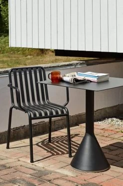 Hay Tisch Palissade Cone, 65 X 65 Cm, Anthrazit 7 Hay Tisch Palissade Cone, 65 X 65 Cm, Anthrazit -Lassen Sie Ihre Gartenmöbel fließen. Palissade Armchair anthracite Palissade Cone Table anthracite