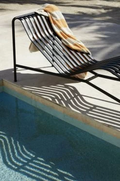 Hay Palissade Chaiselongue, Anthrazit 13 Hay Palissade Chaiselongue, Anthrazit -Lassen Sie Ihre Gartenmöbel fließen. Palissade Chaise Longue anthracite 03