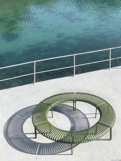 Hay Palissade Park Bank, Olivgrün 12 Hay Palissade Park Bank, Olivgrün -Lassen Sie Ihre Gartenmöbel fließen. Palissade Park Bench olive