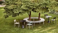 Hay Palissade Park Bank, Olivgrün 10 Hay Palissade Park Bank, Olivgrün -Lassen Sie Ihre Gartenmöbel fließen. Palissade Park Bench sky grey Balcony Armchair chalk beige Balcony Armchair desert green Palissade Cone Table anthracite 1