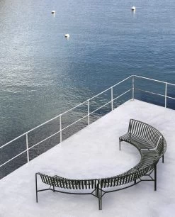 Hay Palissade Park Sitzbank-Erweiterung, Innen, Himmelgrau 13 Hay Palissade Park Sitzbank-Erweiterung, Innen, Himmelgrau -Lassen Sie Ihre Gartenmöbel fließen. Palissade Park Dining Bench In olive 02