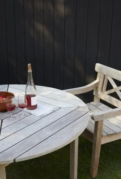 Skagerak Drachmann Bench 165 Cm, Teak -Lassen Sie Ihre Gartenmöbel fließen. S1042005 S1040520 Drachmann Table 126 Drachmann Chair M 03a