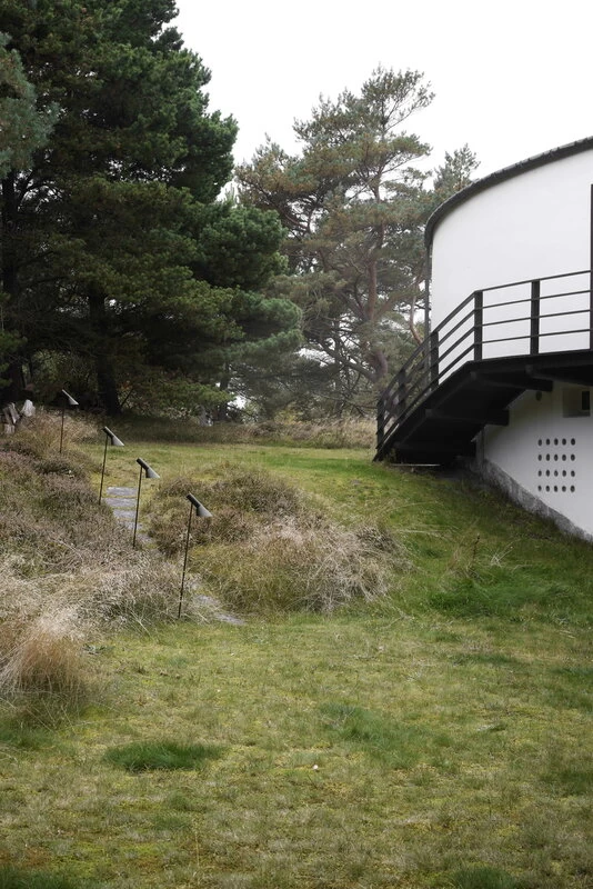 Louis Poulsen AJ Garden Wegeleuchte, Lang, 3000 K, Erdspieß Ohne Adapter 8 Louis Poulsen AJ Garden Wegeleuchte, Lang, 3000 K, Erdspieß Ohne Adapter – Bild 6