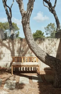 Skagerak Barriere Outdoor Cushion, 125 X 43 Cm, Golden Yellow Stripe -Lassen Sie Ihre Gartenmöbel fließen. Skagerak 1960967 1350600 Barriere Cushion Plank Bench M