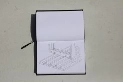 013 Osa Außentisch, 182 Cm, Kiefer -Lassen Sie Ihre Gartenmöbel fließen. Sketch by Henrik Tjaerby