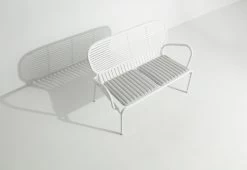 Titelseite -Lassen Sie Ihre Gartenmöbel fließen. coussin grand gris 2 1