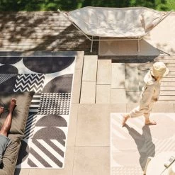 Fatboy Headdemock Superb Deluxe, Sahara/Hellgrau -Lassen Sie Ihre Gartenmöbel fließen. product large 08 FATBOY Carpretty Grand PopUp AH WITH MODEL 054 LR